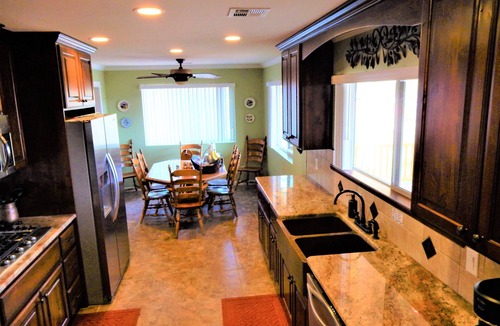 Kanab House | Canyon Views from Every Room! 3-Acre Lot 4-BR, 3-BA
