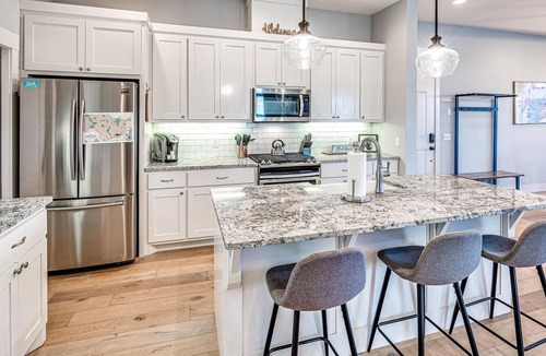 Eufaula Condo | Carlton Landing-Stylish Condo closest to the waterfront!