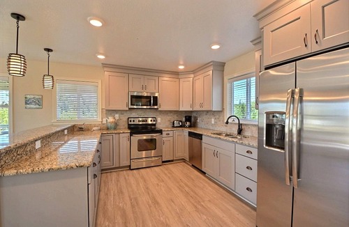 Ocracoke House | Carolina Winds: Dog friendly, hot tub, dock, access to Pamlico Sound.