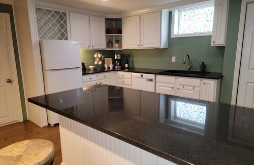 Lexington House | Carriage Lane Cottage-4BR/3BA, 2 LR& 2 Kitchens, 15 min to Keeneland & downtown