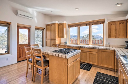 Vista Encantada Cottage | Casa al Reves Pueblo-style House With Views!