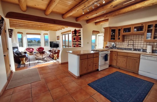 El Prado House | Casa del Gavilan panoramic view patio hot tub wireless wifi fireplace