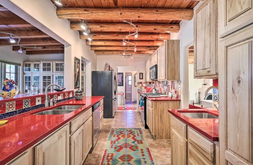 Southside House | 'Casa Rosita' Home, 3 Mi to Santa Fe Plaza!