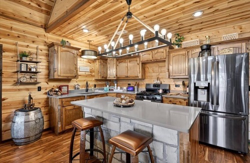 Clayton Cabin | Casa Verde - Lakeview Cabin