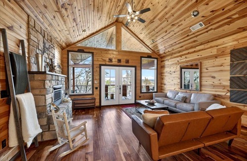 Clayton Cabin | Casa Verde - Lakeview Cabin
