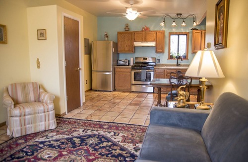 Santa Fe House | Casita Dulce: 1 Bedroom., 1 Bath, AC, Private Garden – Easy Walk to all Santa Fe