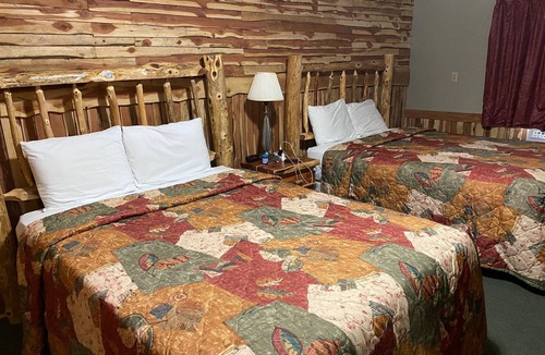 Clarinda Hotel | Celebrity Inn
