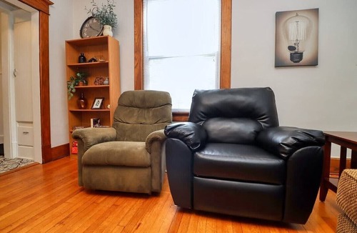 Near South Apartment | Centrally Located | Sleeps 2 | New*