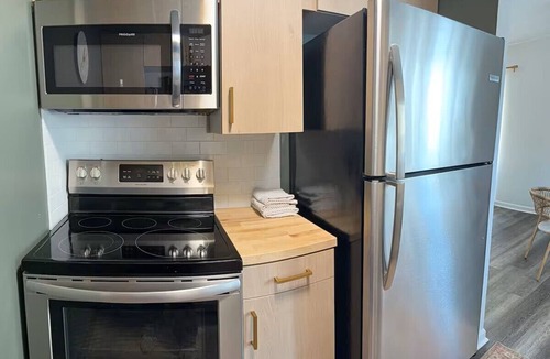 Bonnycastle Condo | Charming 1-bedroom Bohemian-Inspired condo Louisville