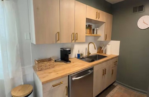Bonnycastle Condo | Charming 1-bedroom Bohemian-Inspired condo Louisville