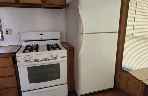 Stinnett House | Charming 2-bedroom mobile home with WiFi, AC in welcoming Stinnett