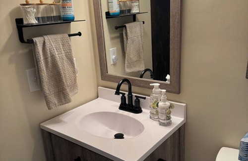 Lincoln House | Charming 2-bedroom townhome in beautiful Midtown Lincoln with WiFi, AC