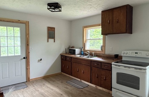 Elk Creek House | Charming 3-bedroom farmhouse in tranquil Mountain Grove.