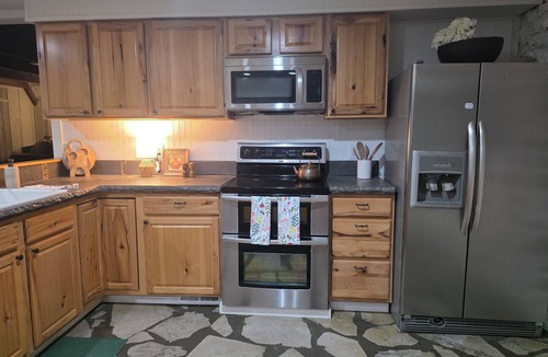 Bolivar Cottage | Charming 3-bedroom cottage in Bolivar with cool AC breeze
