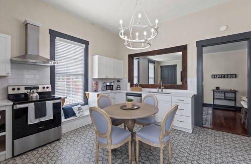 Frankfort House | Charming 3-bedroom house downtown Frankfort/king beds