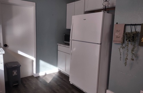 Robinson House | Charming 4-bedroom house with AC in friendly Robinson