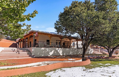 Tesuque House | Charming 4-bedroom house on lush compound in the foothills of Santa Fe