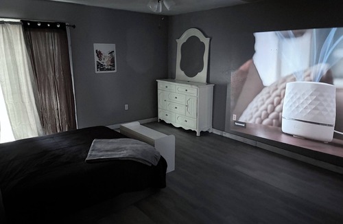 Belleville Apartment | Charming apartment with nice fire pit for relaxing nights