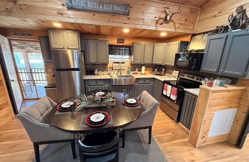 Corbin Cabin | Charming cabin retreat: cozy, scenic, and perfect for a relaxing getaway!