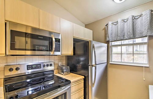 Table Rock Condo | Charming Condo w/Balcony, Near Branson Strip