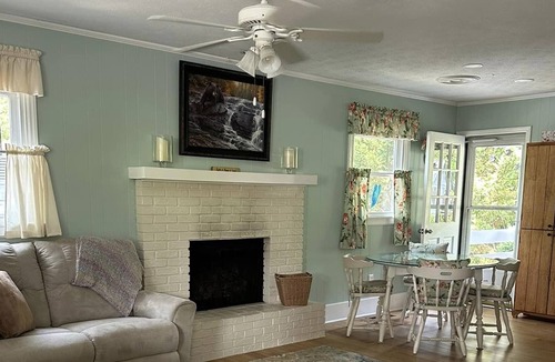 Maggie Valley Cottage | Charming Cottage with beautiful 365 degree mountain views in Maggie Valley.