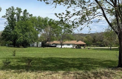 Farmington Cottage | Charming Country Cottage on nearly four acres.
