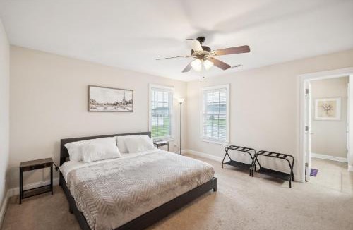 Elizabeth City House | Charming Family Retreat with Spacious Yard home