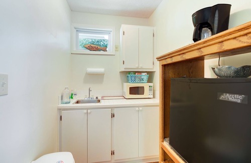 Fruitvale House | Charming Farm Retreat w/Game Room & Fire Pit