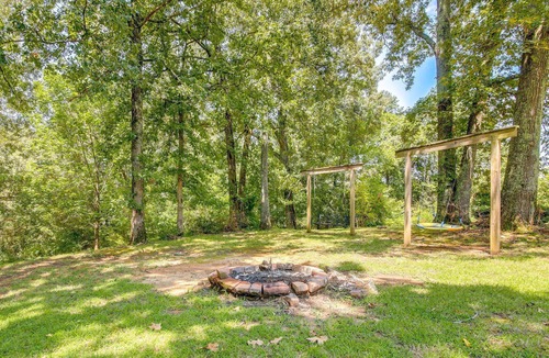 Fruitvale House | Charming Farm Retreat w/Game Room & Fire Pit