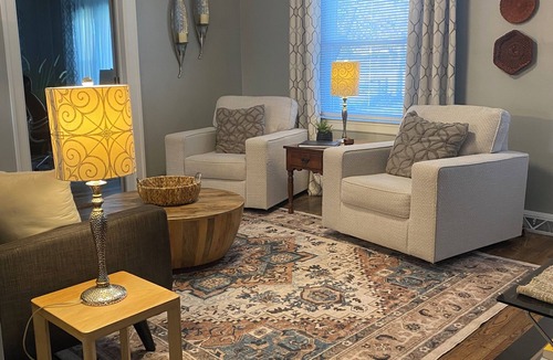 Georgetown House | Charming farmhouse 4 miles to Kentucky Horse Park.