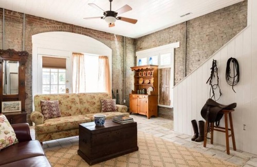 Old Louisville House | Charming Historic Carriage House close to downtown and Churchill Downs