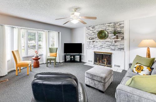 Kingsport House | Charming Kingsport Home w/Spacious Fenced Yard!