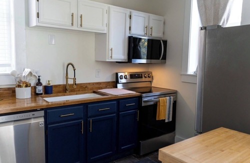 Old Louisville Condo | Charming Old Louisville Escape Close to Downtown