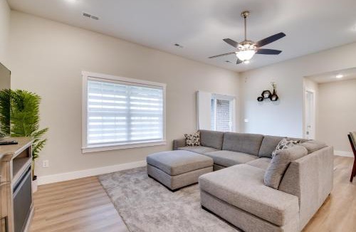 Ozark House | Charming Ozark Abode w/Yard & Pool Access