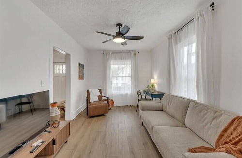 Dahlman House | Charming Retreat - Your Stay Haven in Omaha