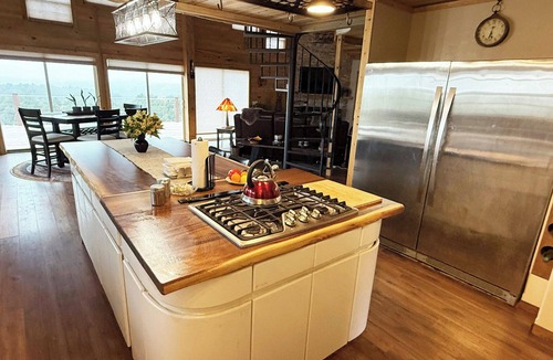 Lincoln County House | Charming rural and private 2-bedroom house with AC south of North Platte, NE