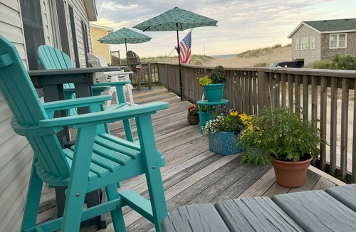 South Nags Head House | CHARMING SEMI-OF Steps to Beach! 3 Decks/Crows Nest/Ocean Views. Delightful Fun!