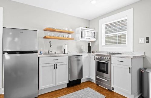 Bonnycastle Apartment | Charming Studio Stay in Vibrant Highlands Area