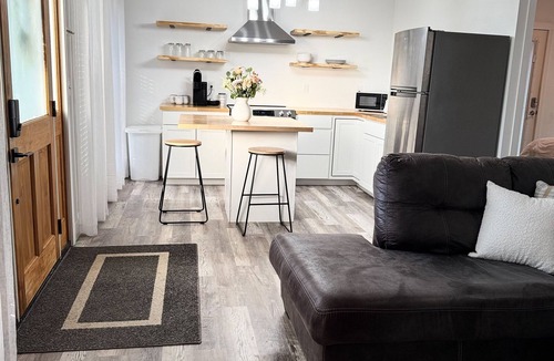 Sweetwater House | Charming Tiny Home in Sweetwater