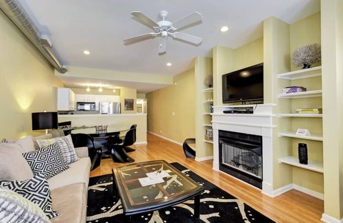 Cherokee Triangle House | Charming Townhouse in Louisville – Explore the Urban Oasis!