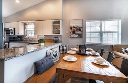 Branson Condo | Charming Updated 2-bedroom condo- Holiday Hills Resort Branson-family amenities!