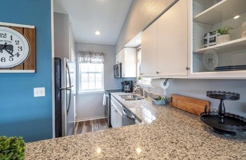 Branson Condo | Charming Updated 2-bedroom condo- Holiday Hills Resort Branson-family amenities!