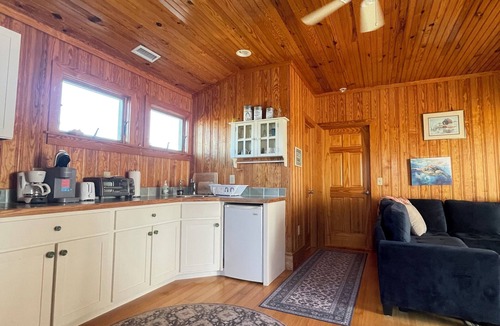 Ocracoke Apartment | Charming Waterfront Pet-Friendly 1-bedroom apartment with AC & WiFi on Ocracoke