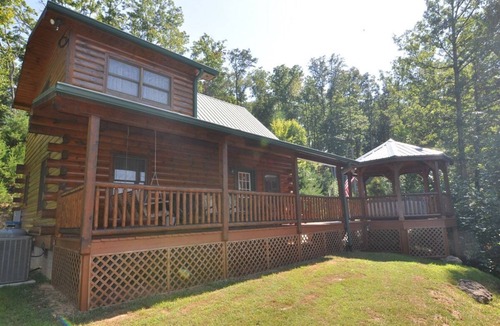 Qualla Cabin | Cherokee Ridge Retreat