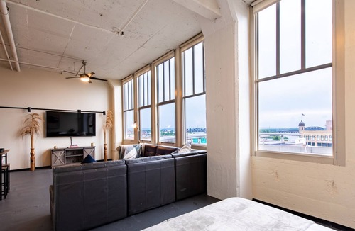 West Main Historic District Condo | Chic 2BR Open Loft with Amazing View (centrally located in downtown Louisville)