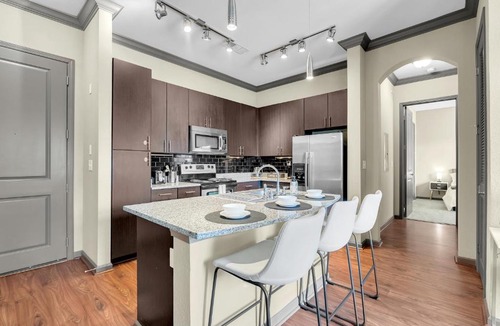 Brady Arts District Apartment | Chic 2BR- Pool,Gym,Pkng,Near BOK Ctr&Arts Dstrct
