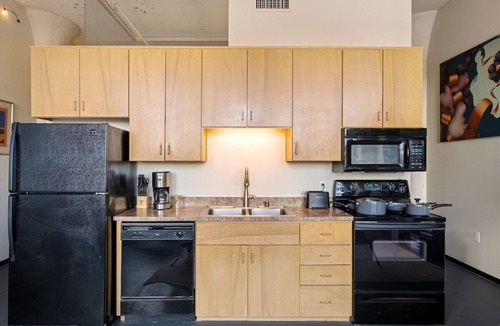 West Main Historic District House | Chic Downtown King Suite~Free Parking~A+ Location