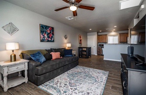 Kingman Villa | Chic duplex retreat in Central Kingman!