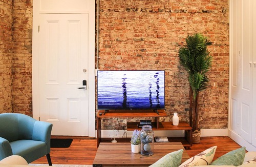 Butchertown Apartment | Chic Rustic Loft minutes from Downtown! Short walk to Lynn Stadium and Breweries