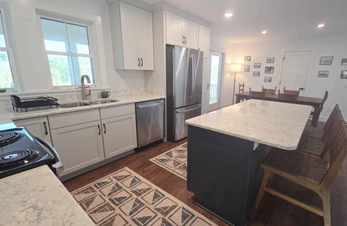 Ocracoke House | Chris and Mabel's: Private I Dog Friendly with Large Yard and Screened Porch